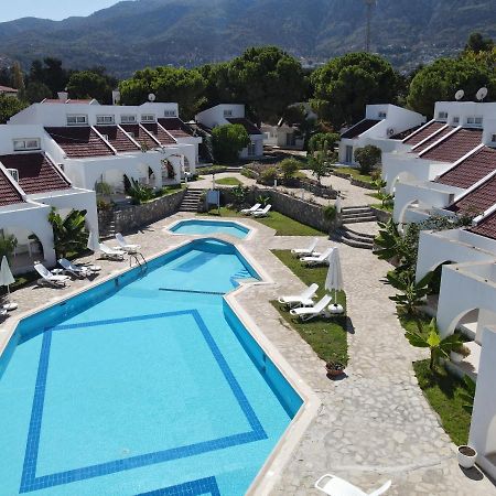 Club Lapethos Bungalow Kerýnia Eksteriør bilde