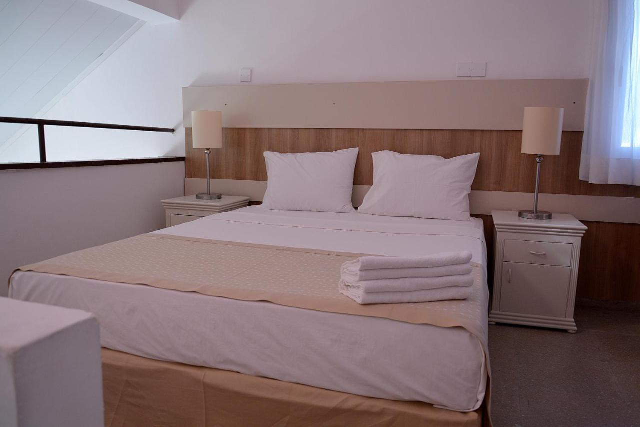 Club Lapethos Bungalow Kerýnia Eksteriør bilde