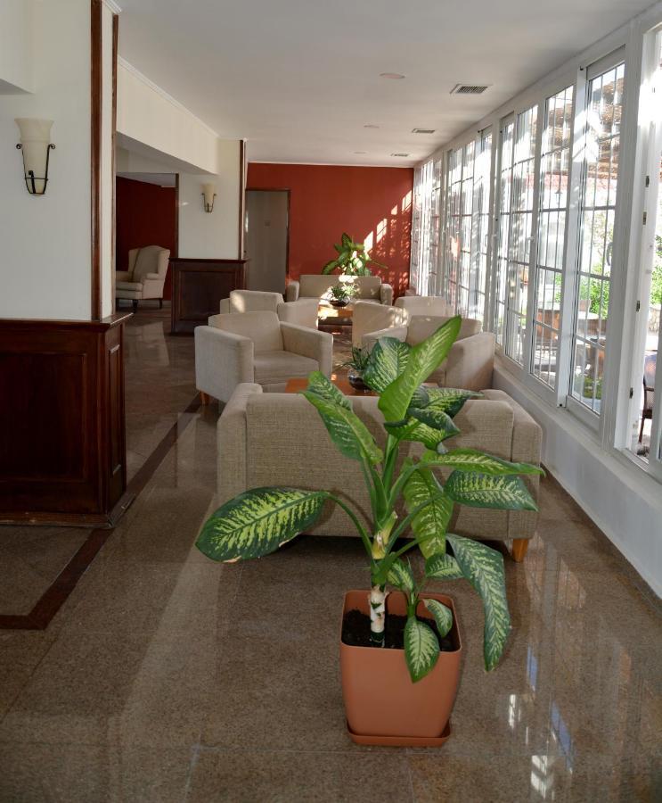 Club Lapethos Bungalow Kerýnia Eksteriør bilde