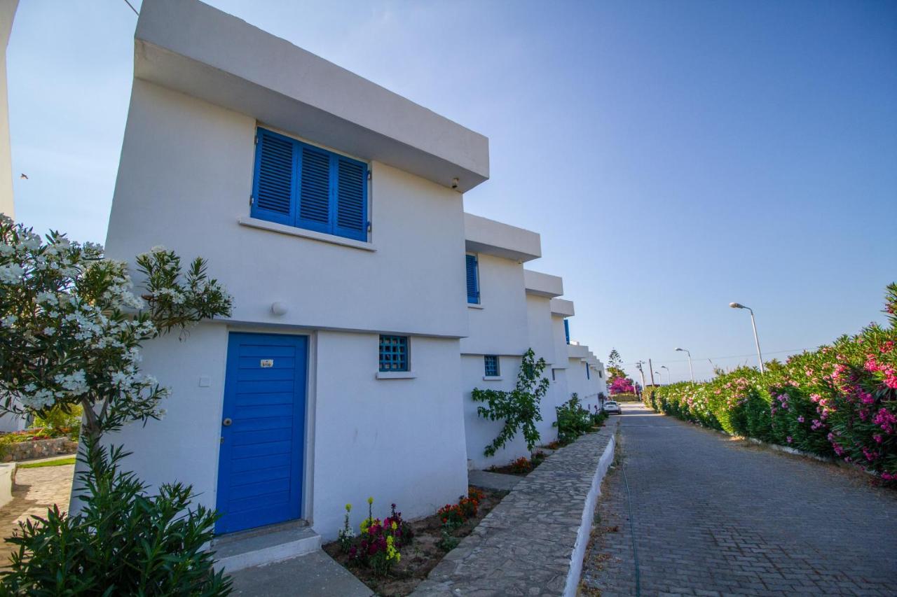 Club Lapethos Bungalow Kerýnia Eksteriør bilde