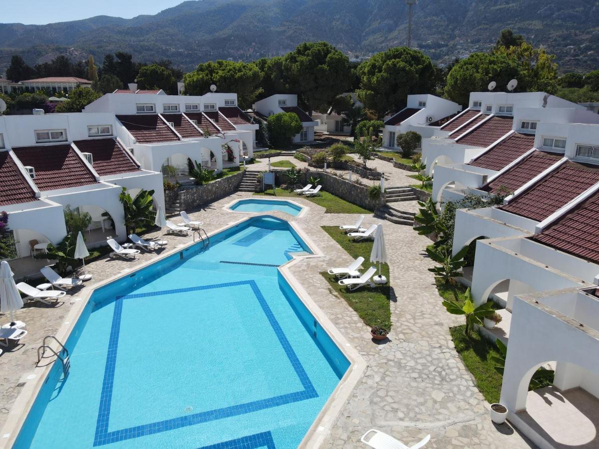 Club Lapethos Bungalow Kerýnia Eksteriør bilde