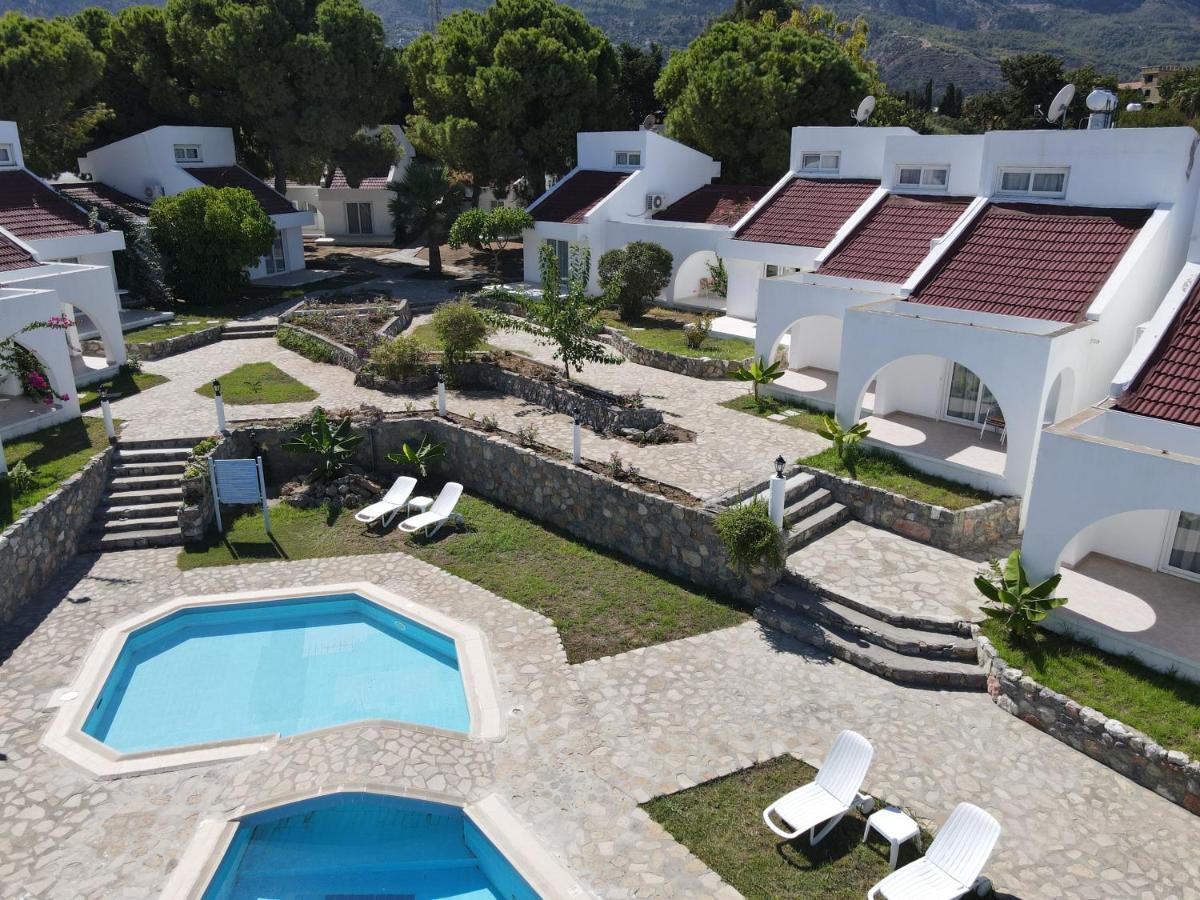 Club Lapethos Bungalow Kerýnia Eksteriør bilde